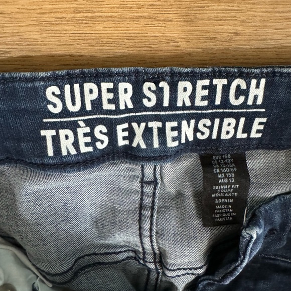 H&M Super Stretch Skinny Fit Jeans - size 13/14 boys - Picture 3 of 3